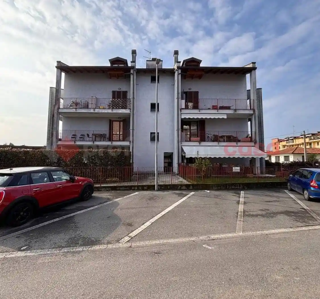Appartamento in vendita a Sesto Calende