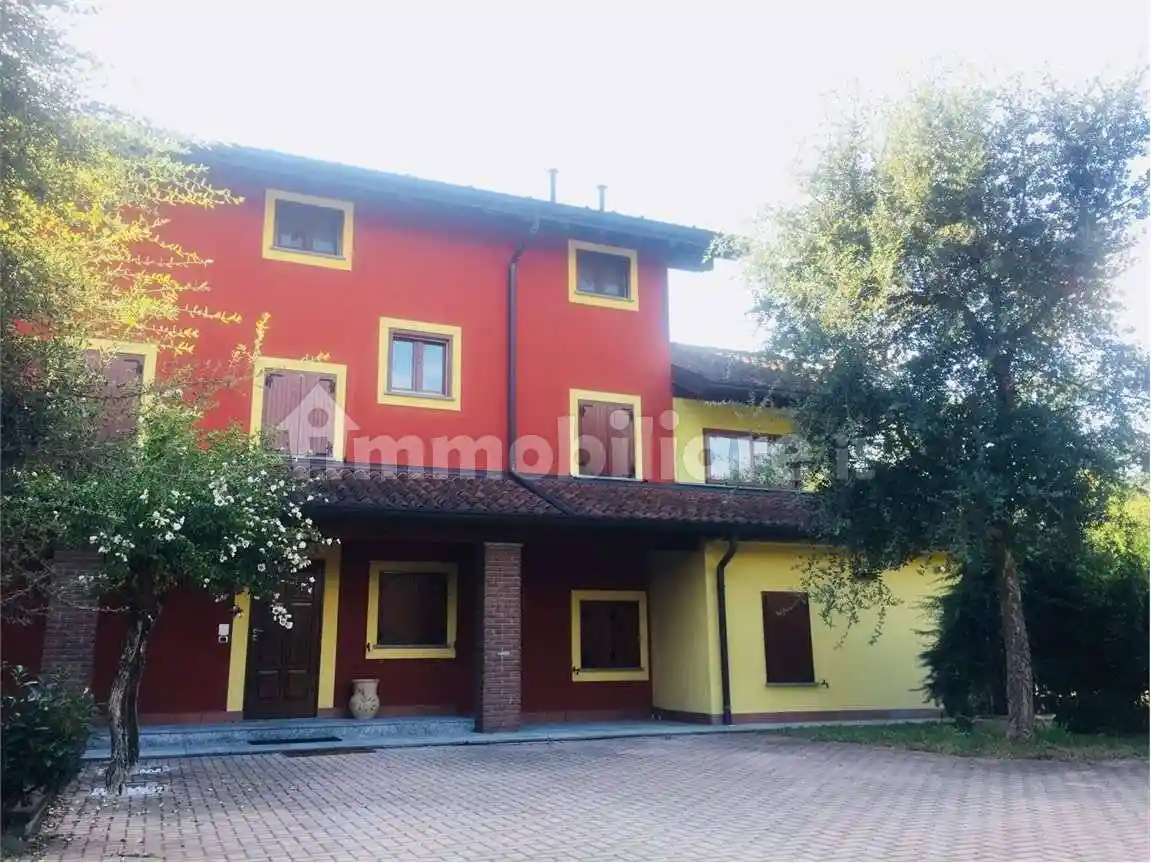 Villa in affitto a Castelletto Sopra Ticino