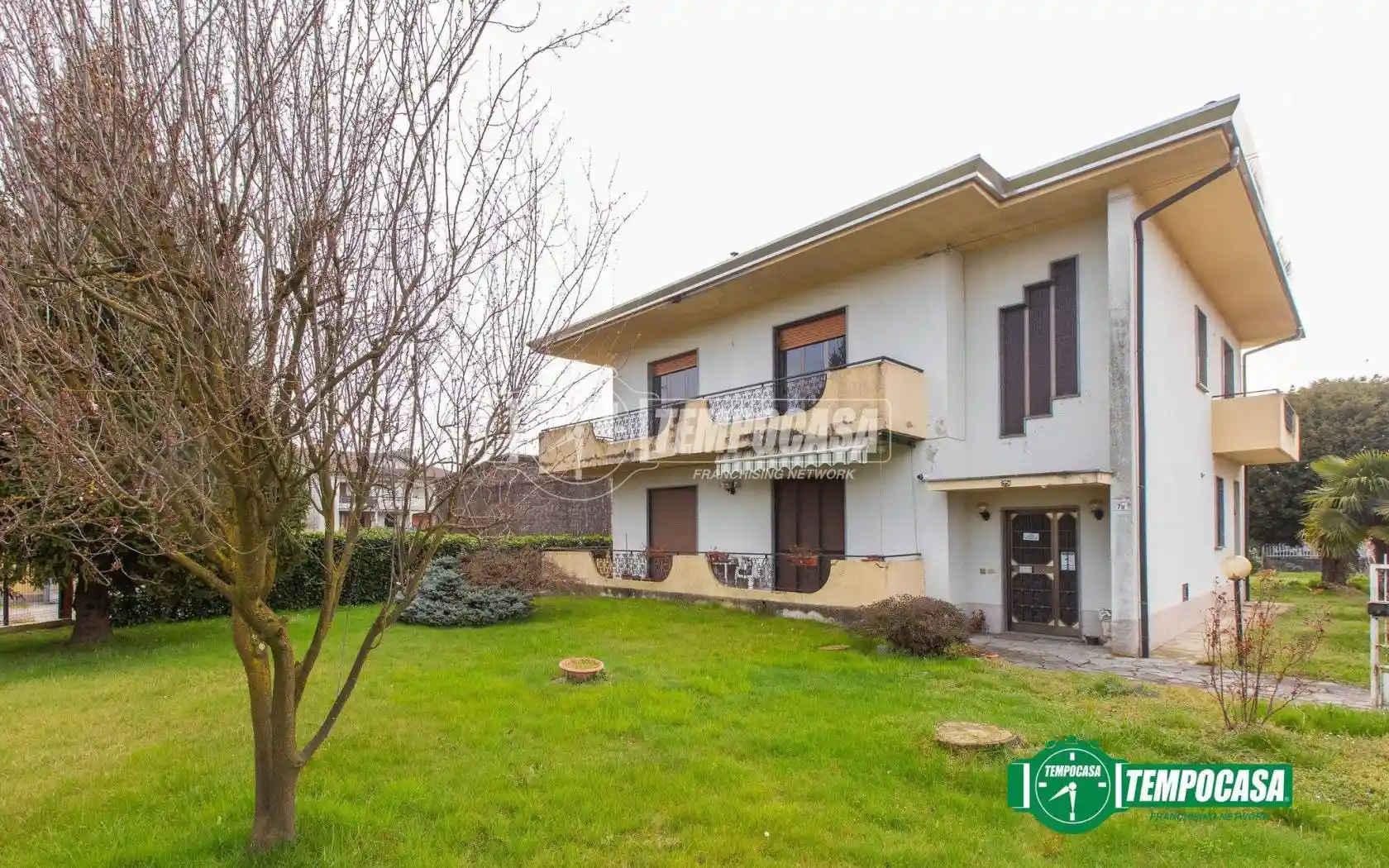 Villa in vendita a Oleggio