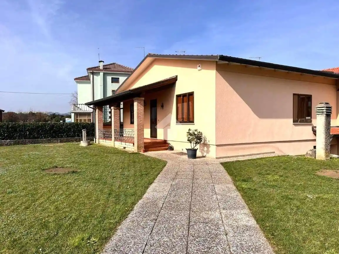 Villa in vendita a Bassano del Grappa