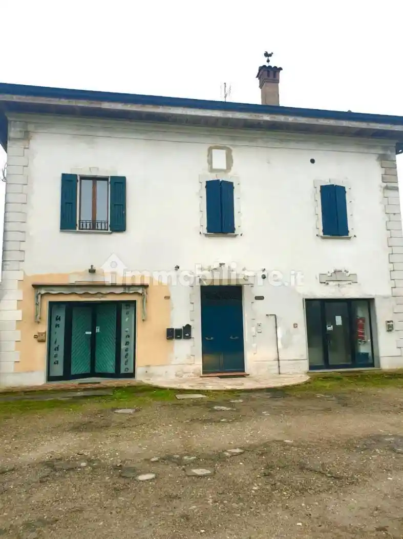 Palazzo - Edificio in vendita a Crevalcore