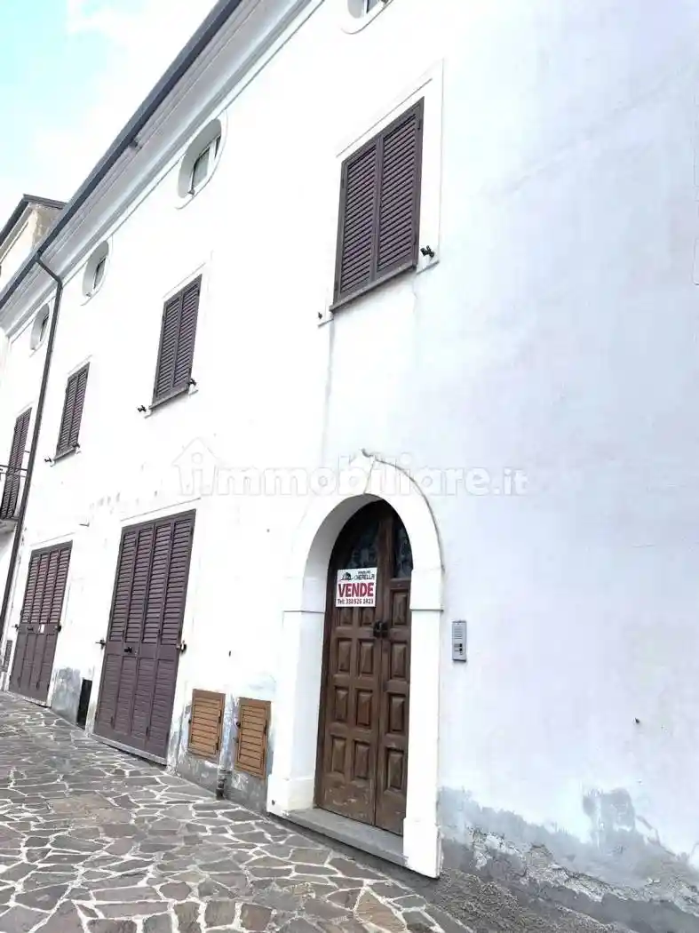 Appartamento in vendita a Tora e Piccilli