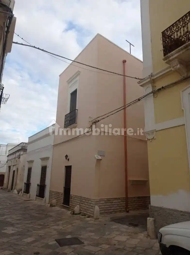 Casa indipendente in vendita a Campi Salentina