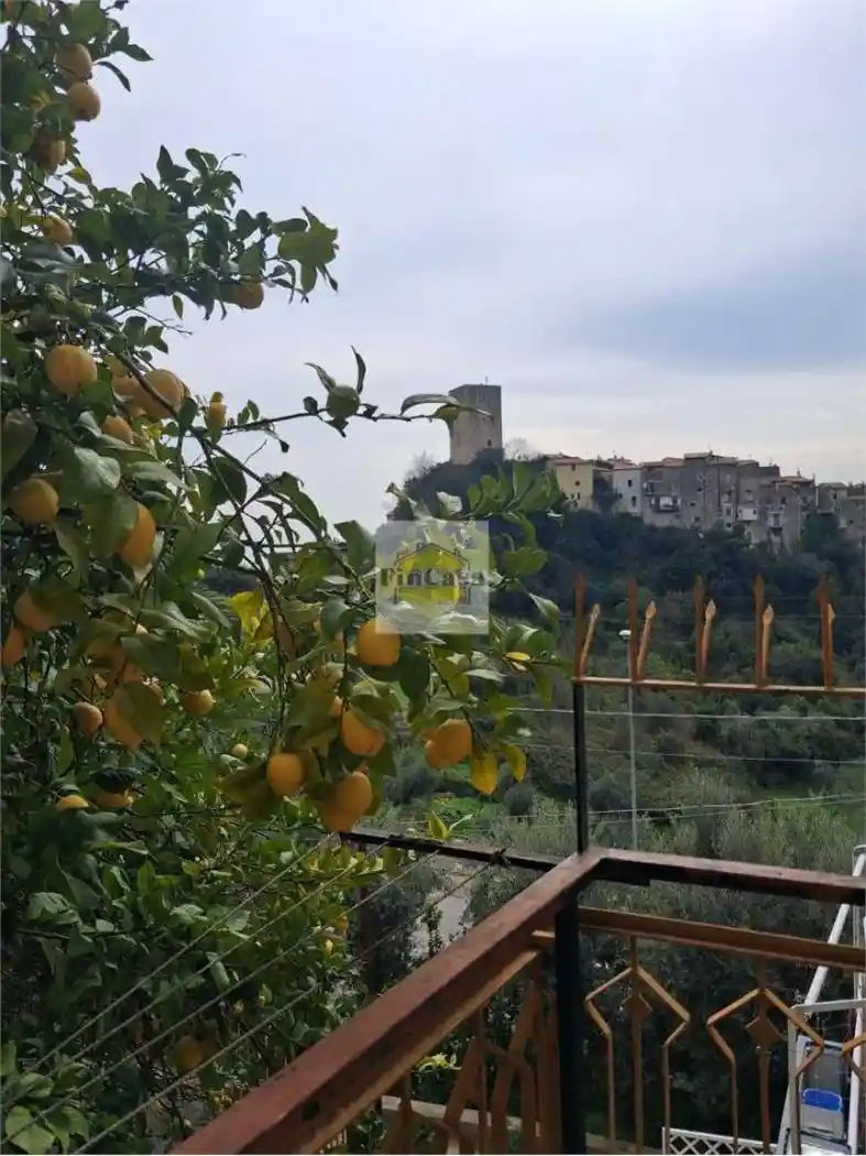 Palazzo - Edificio in vendita a Formia