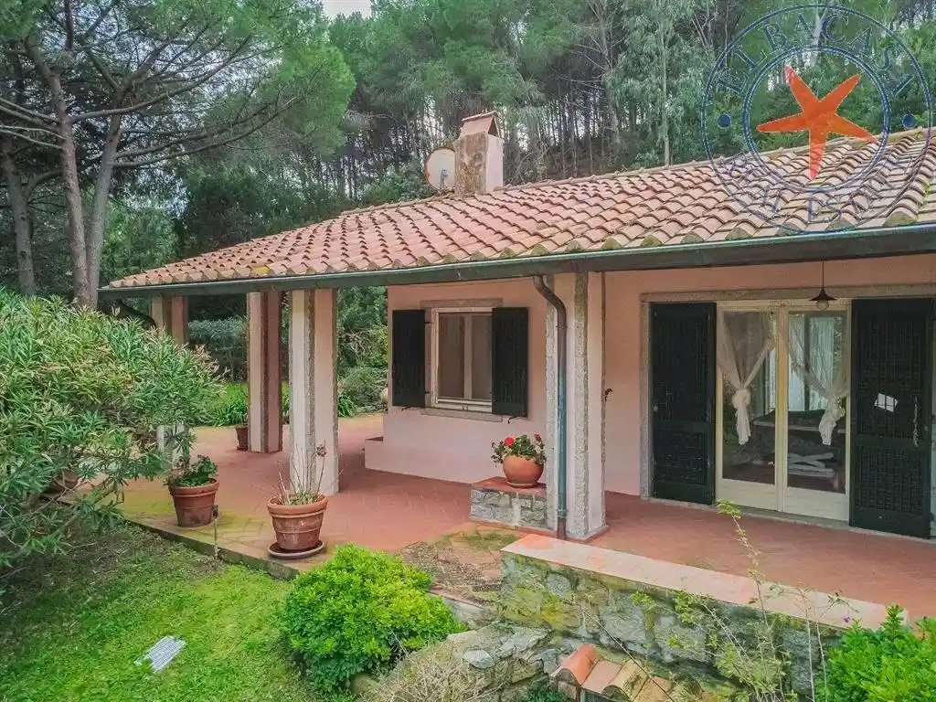 Villa in vendita a Campo nell'Elba