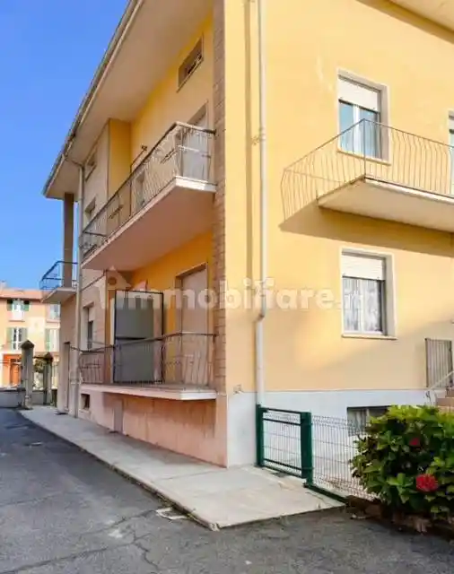 Palazzo - Edificio in vendita a Borgo San Dalmazzo