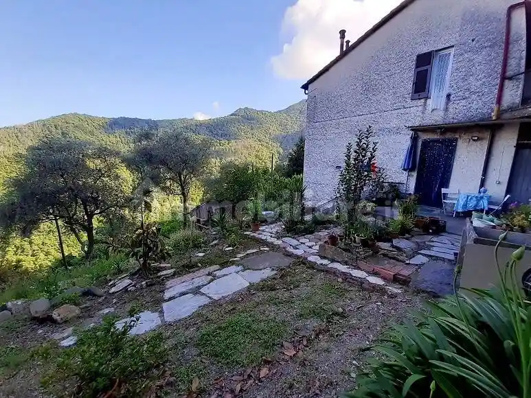 Casa indipendente in vendita a San Colombano Certenoli