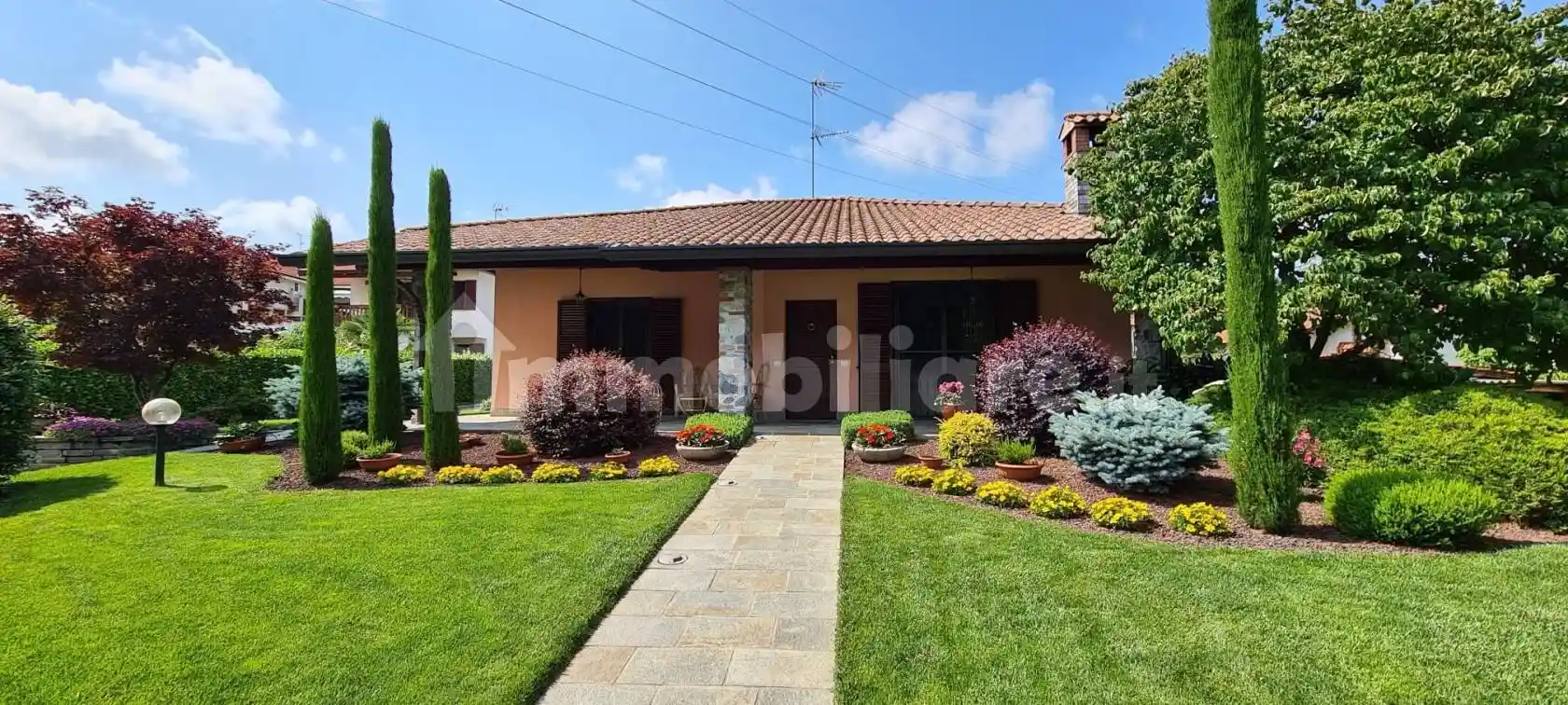 Villa in vendita a Golasecca
