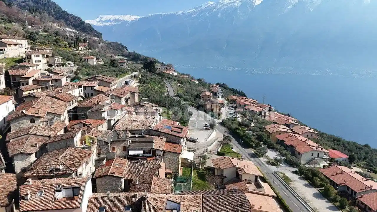 Rustico - Casale in vendita a Tignale