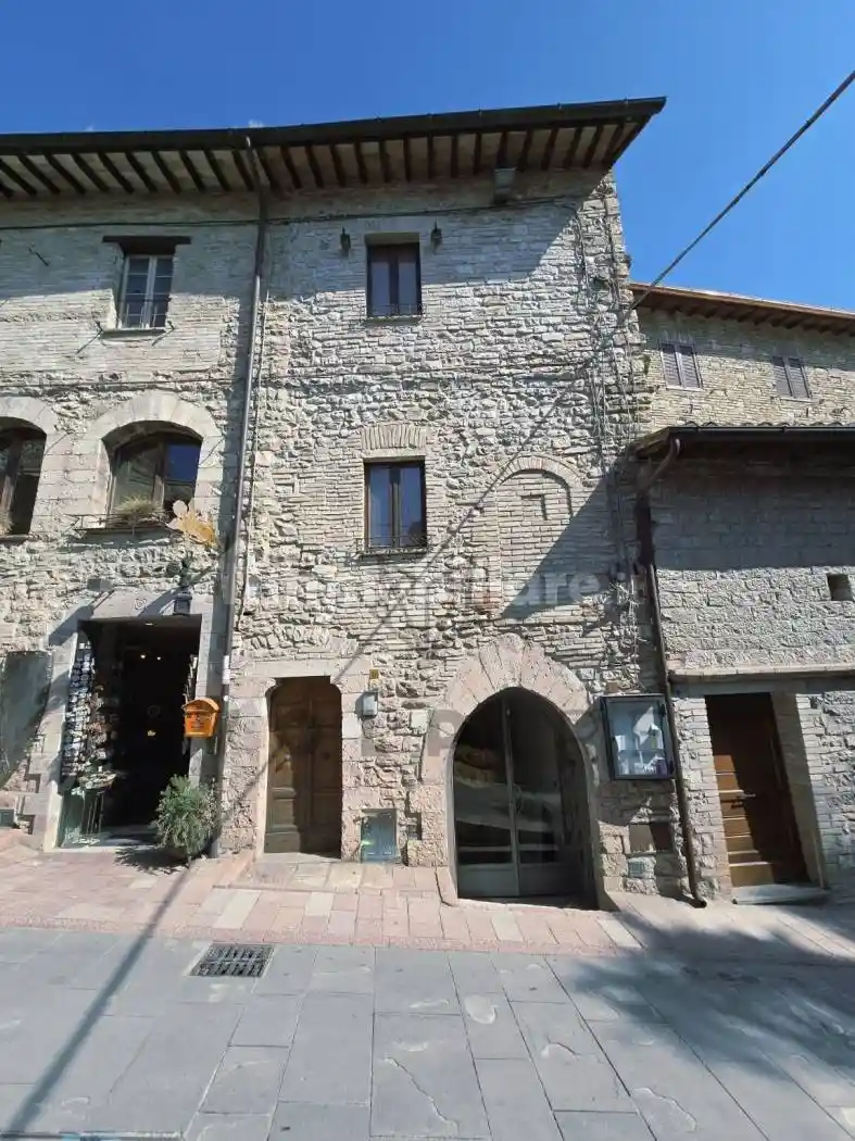 Casa indipendente in vendita a Assisi