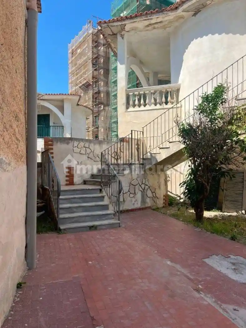 Appartamento in vendita a Castel Volturno