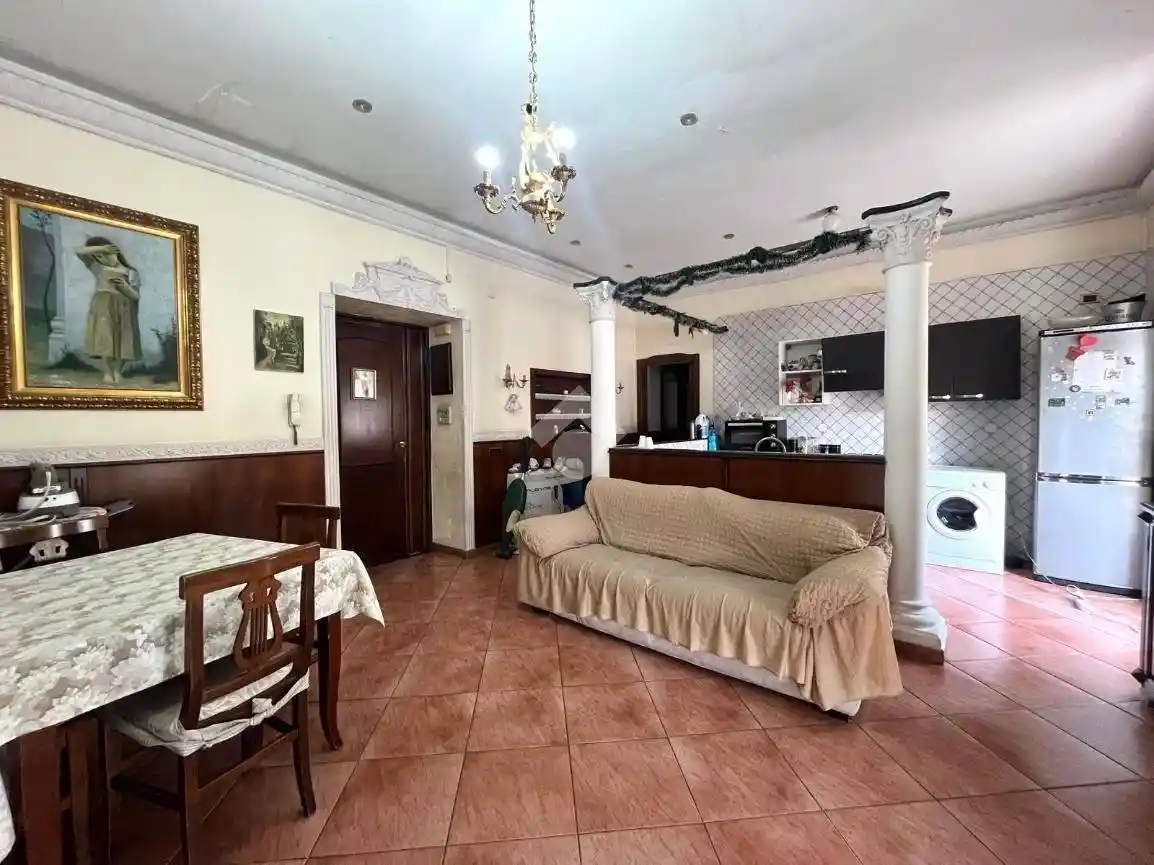 Appartamento in vendita a Napoli