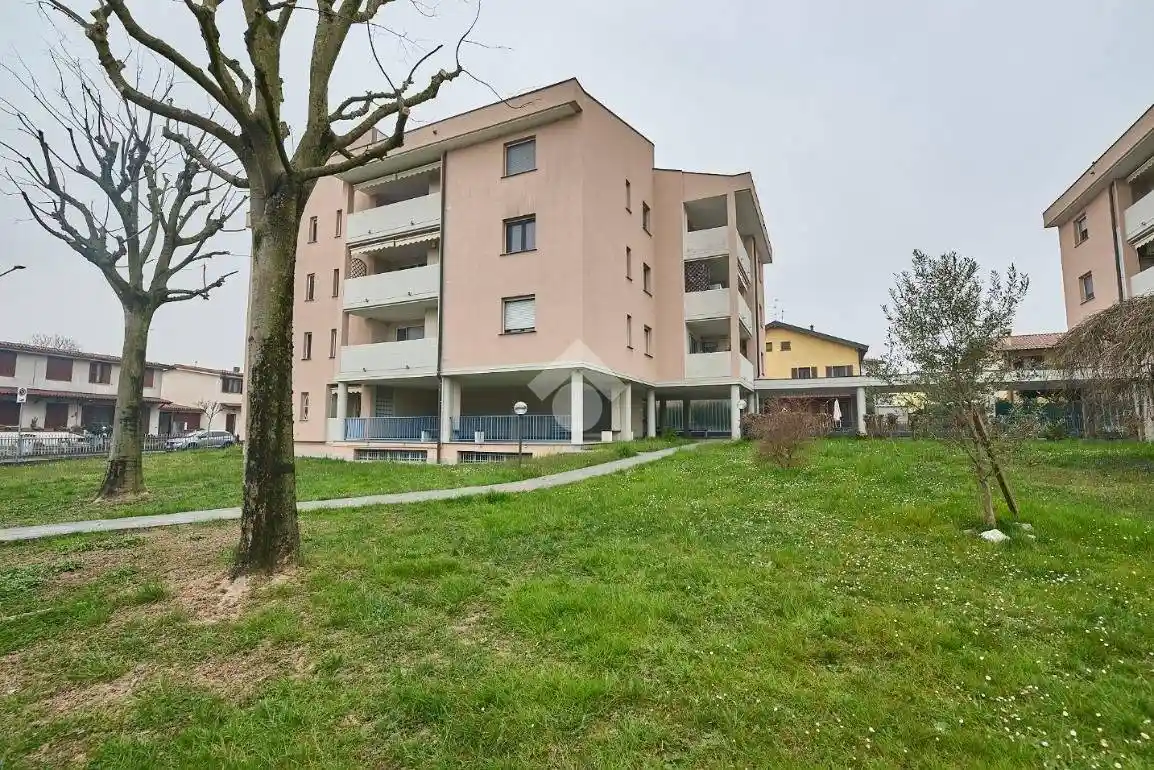 Appartamento in vendita a Zelo Buon Persico