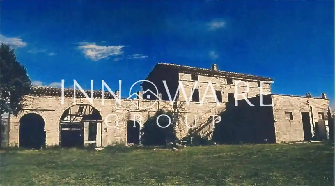 Rustico - Casale in vendita a Civitanova Marche