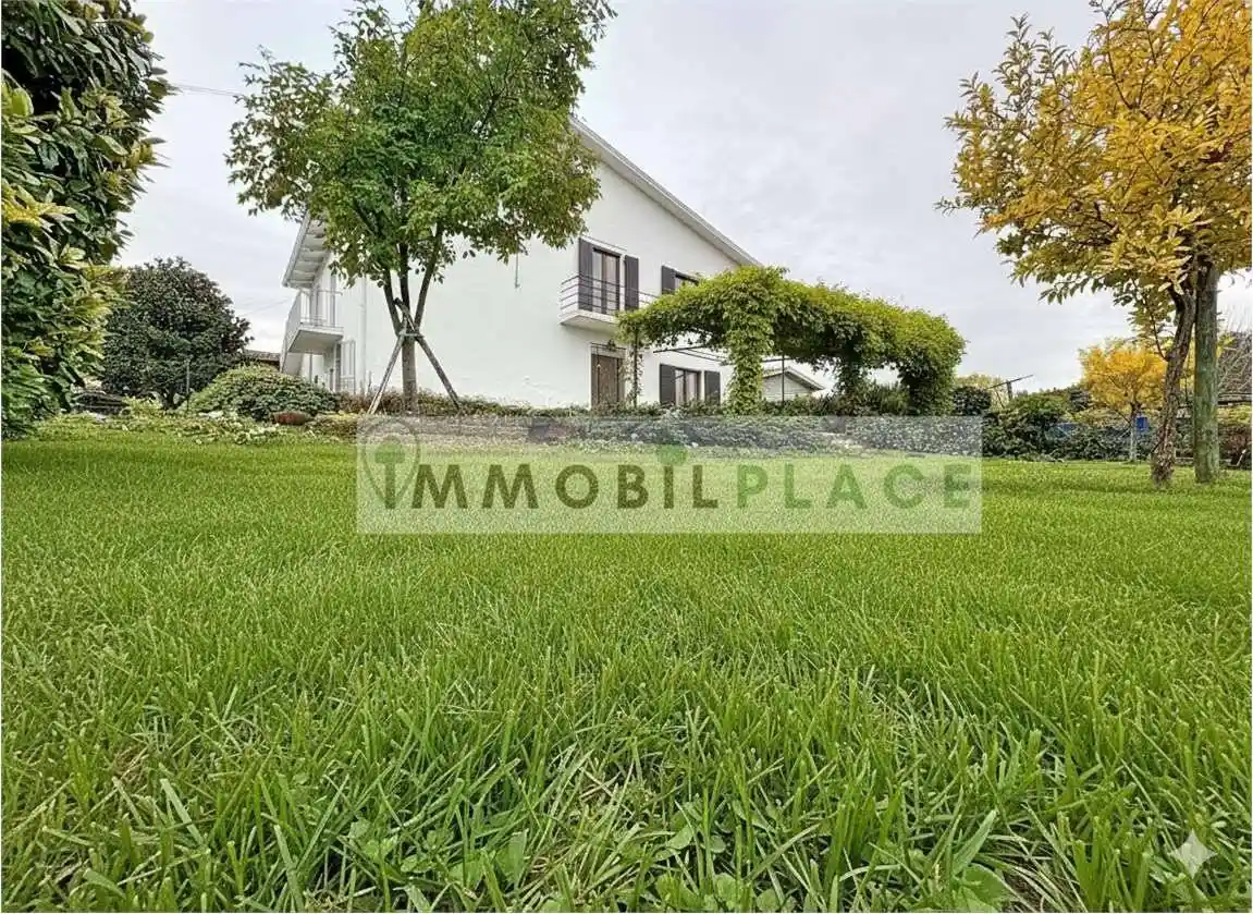 Villa in vendita a Pastrengo
