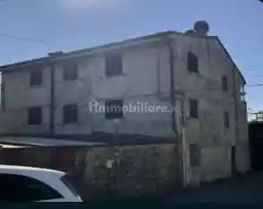 Casa indipendente in vendita a Carrara