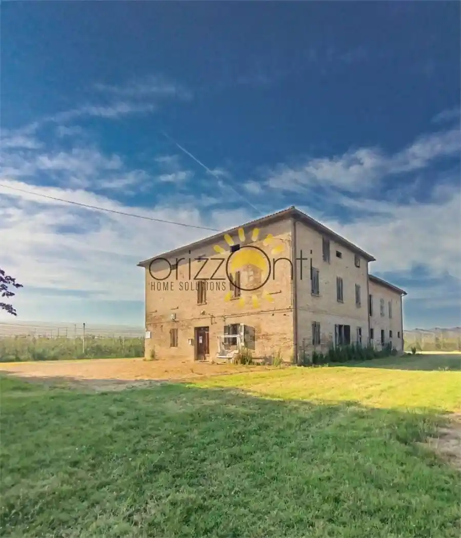 Rustico - Casale in vendita a Carpi