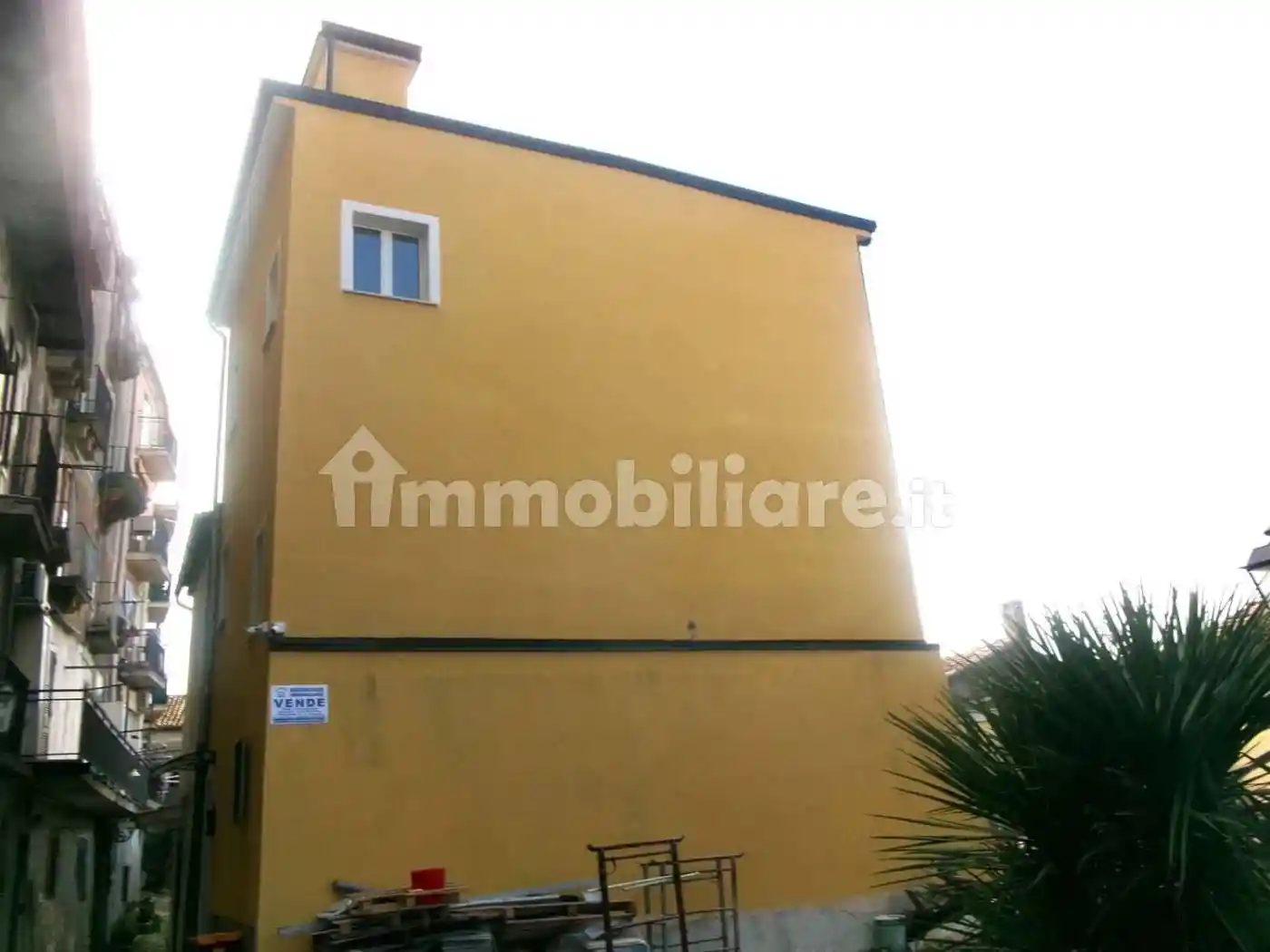 Appartamento in vendita a Paola