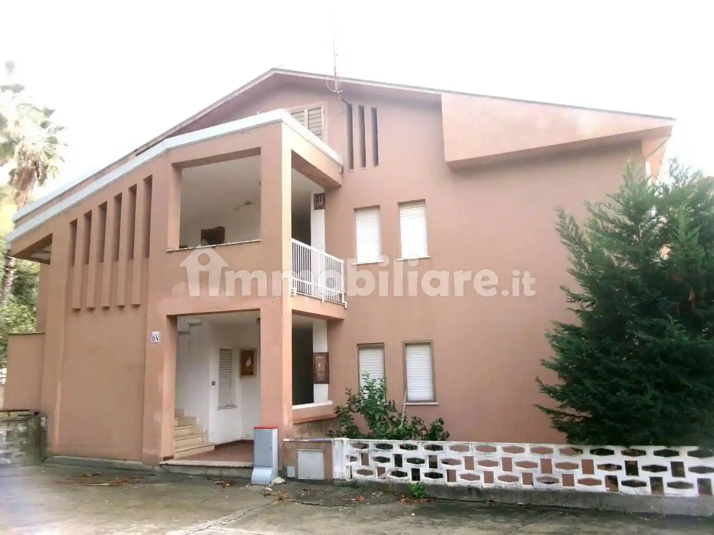 Appartamento in vendita a Falconara Albanese