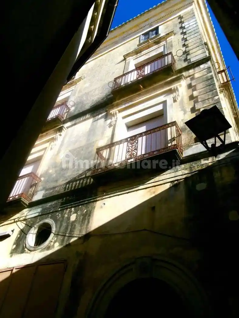 Palazzo - Edificio in vendita a Cetraro