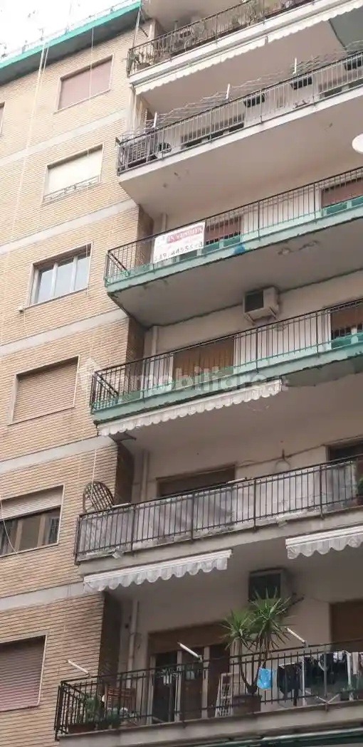 Appartamento in vendita a Napoli