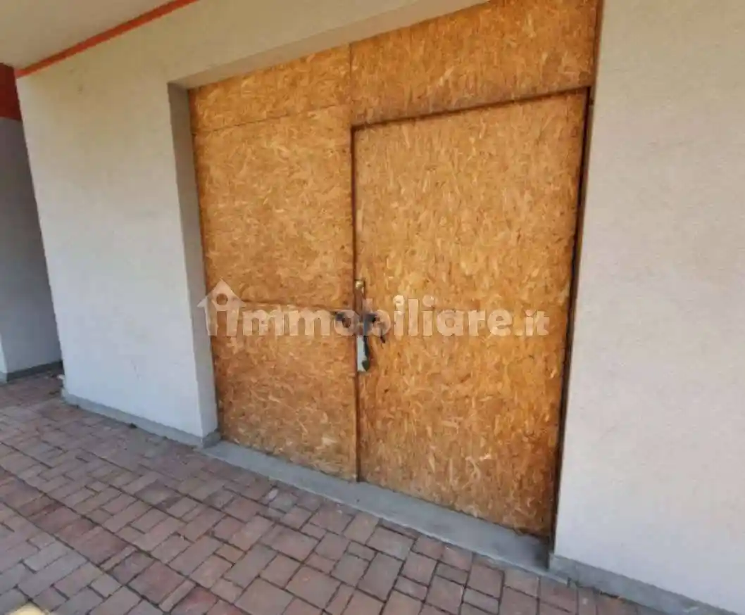 Palazzo - Stabile in vendita a Ponte San Pietro