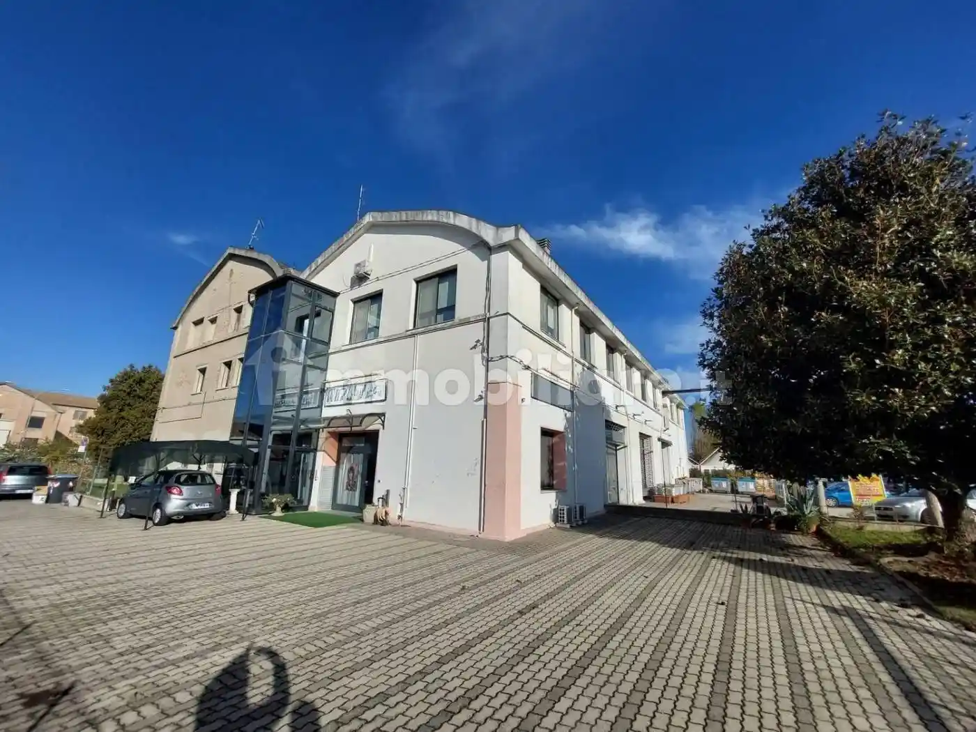 Palazzo - Edificio in vendita a Ferrara