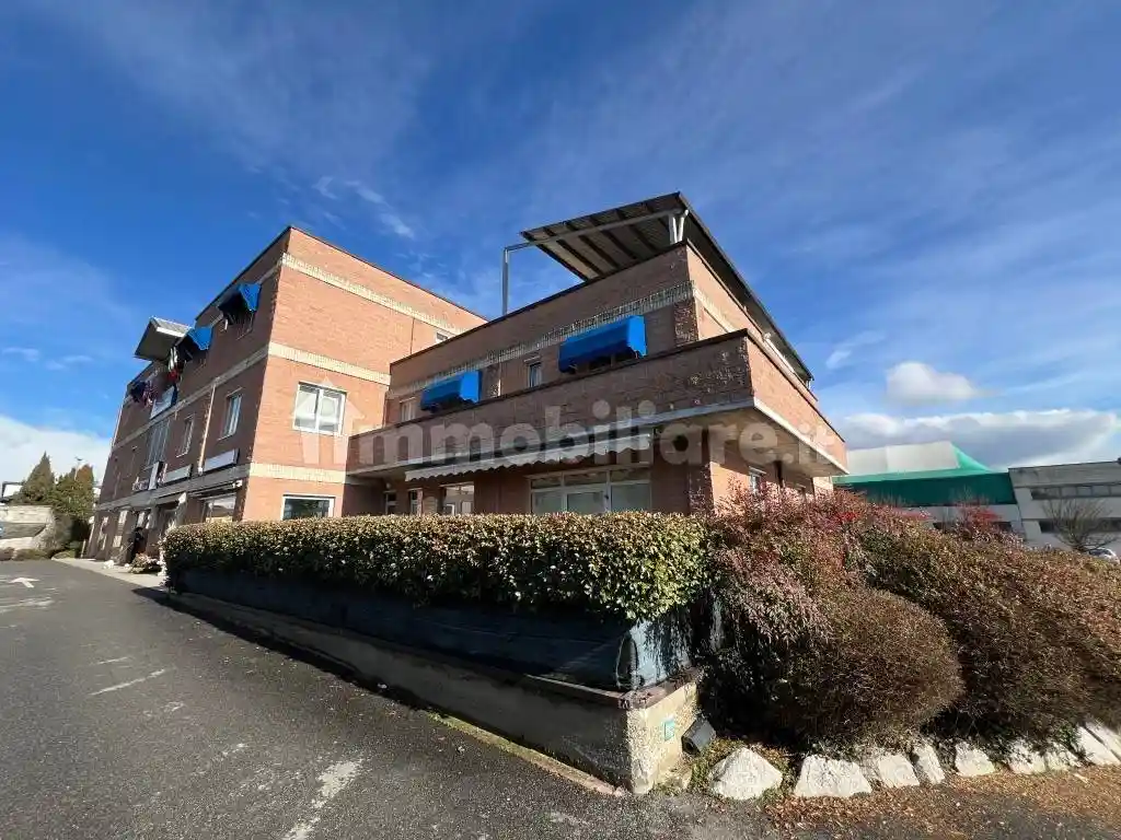 Appartamento in vendita a Brebbia