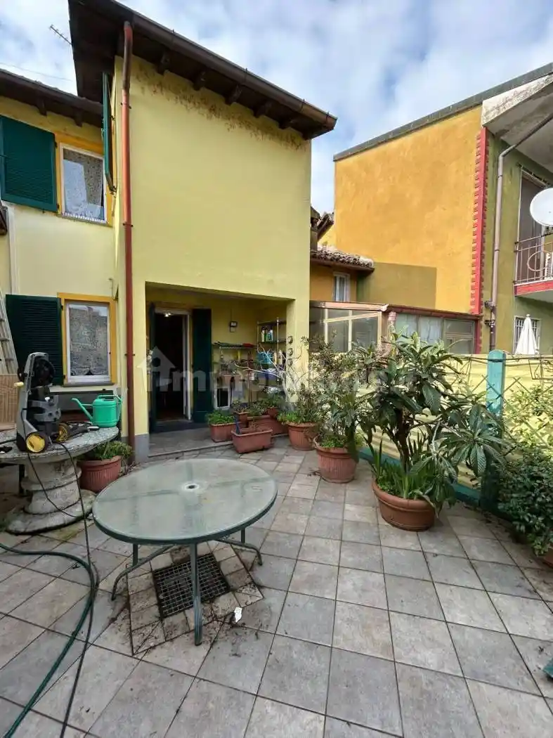 Appartamento in vendita a Linarolo