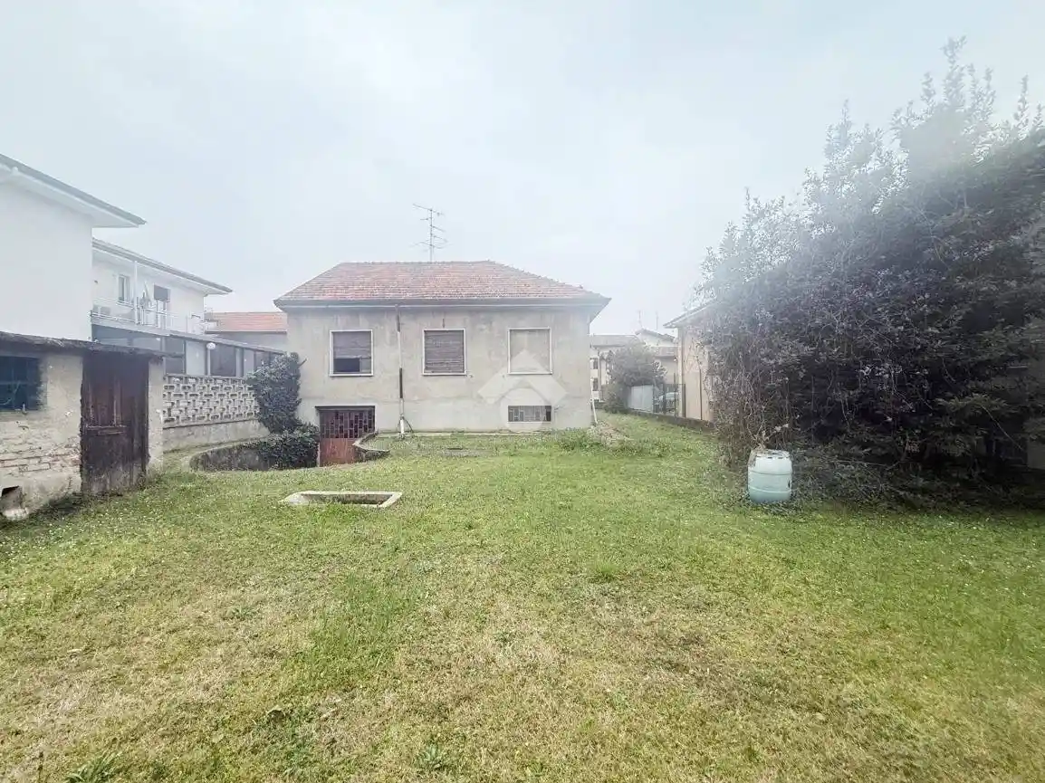 Villa in vendita a Turate