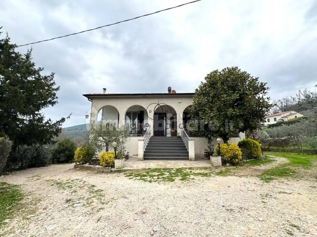 Villa in vendita a Trevi