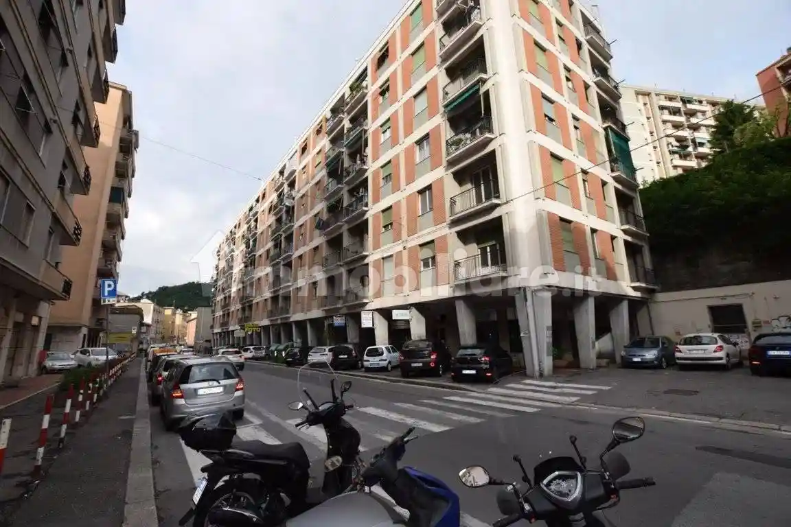 Palazzo - Edificio in vendita a Genova