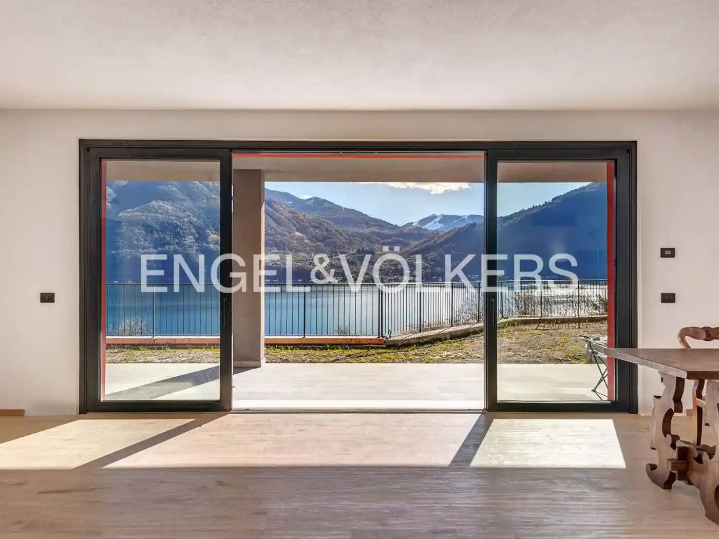 Villa in vendita a Porlezza