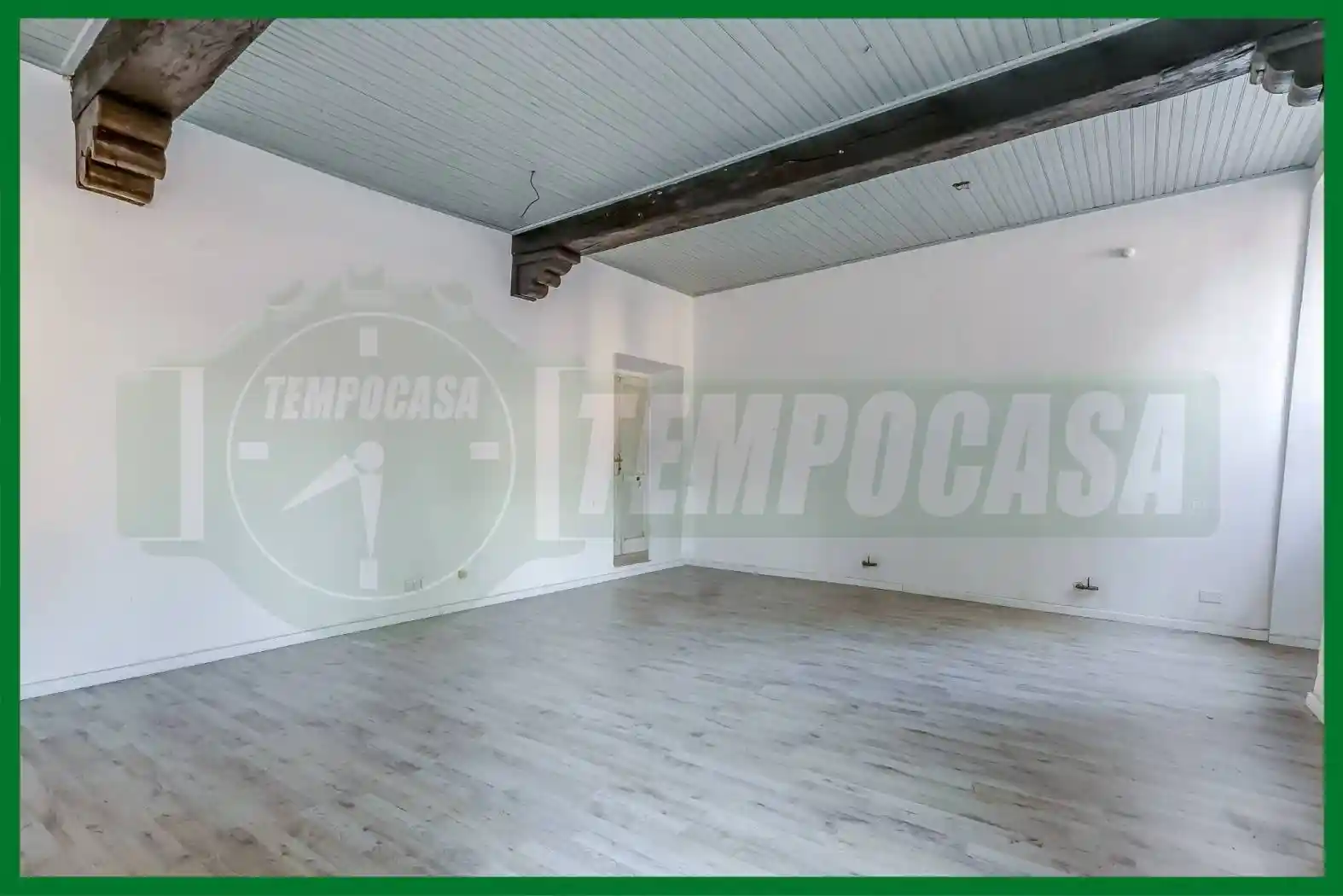 Palazzo - Edificio in vendita a Barasso