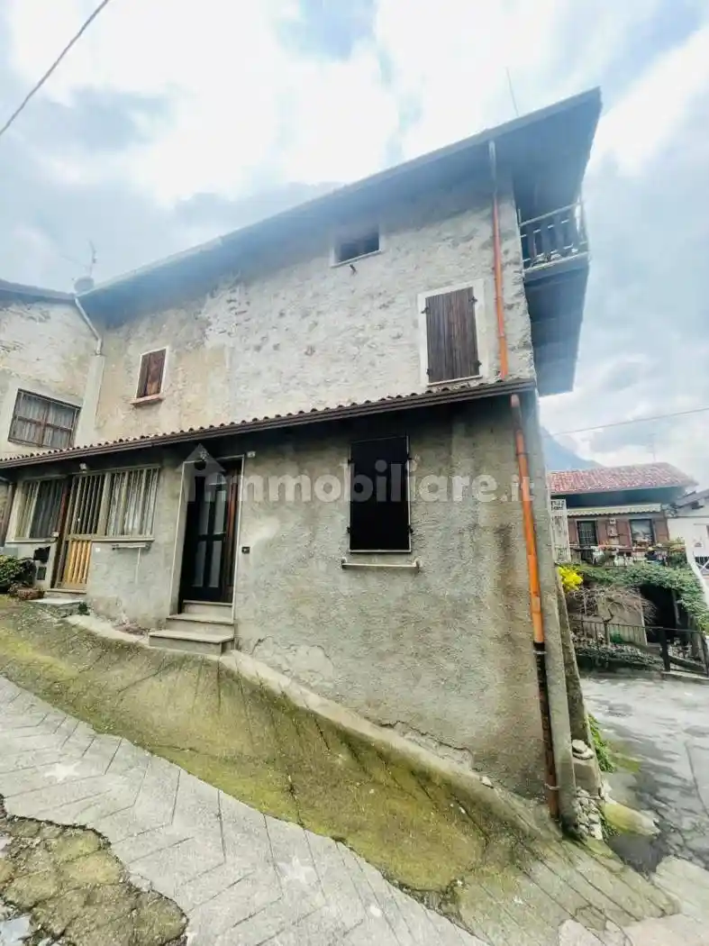 Casa indipendente in vendita a Darfo Boario Terme