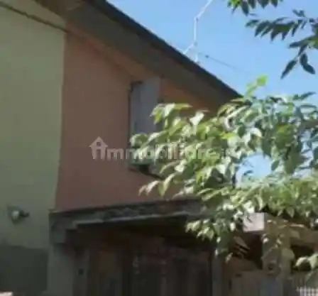 Casa indipendente in vendita a Borgonovo Val Tidone