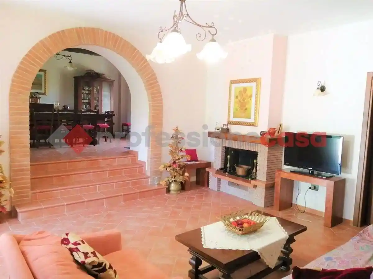 Casa indipendente in vendita a Spoleto