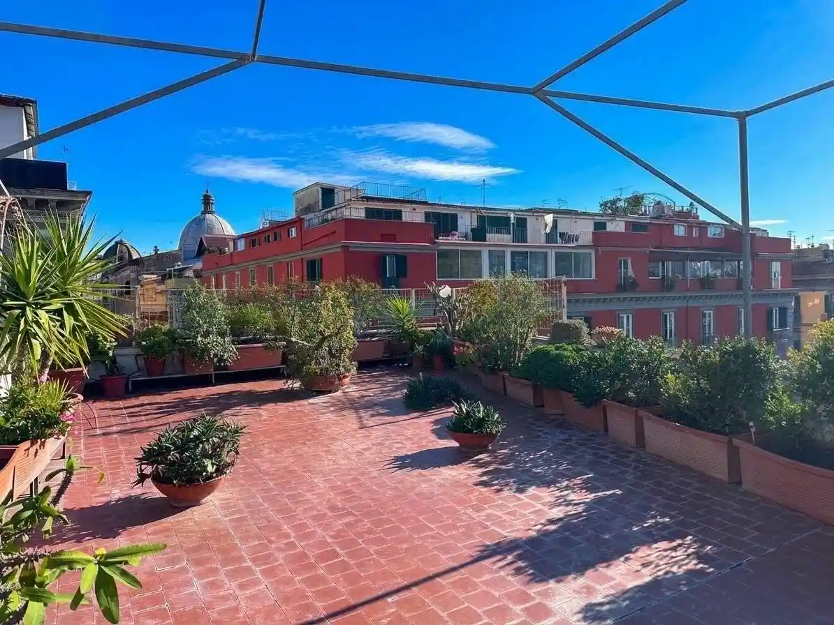 Appartamento in vendita a Napoli