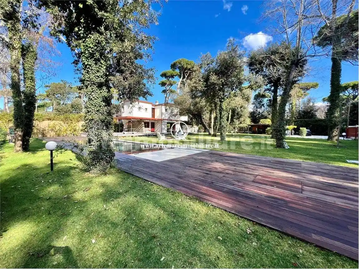 Villa in affitto a Forte dei Marmi