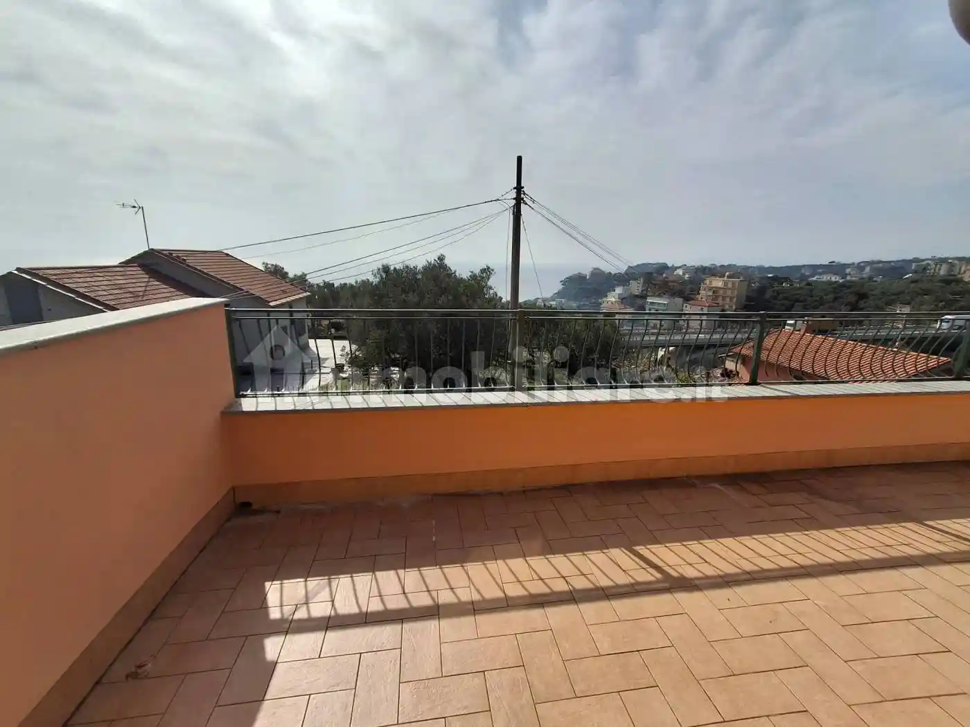 Appartamento in vendita a Celle Ligure