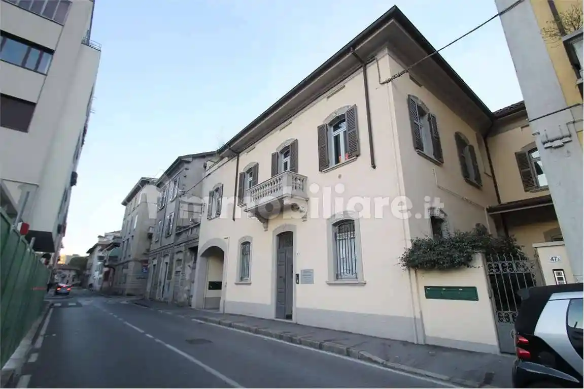 Appartamento in affitto a Lecco