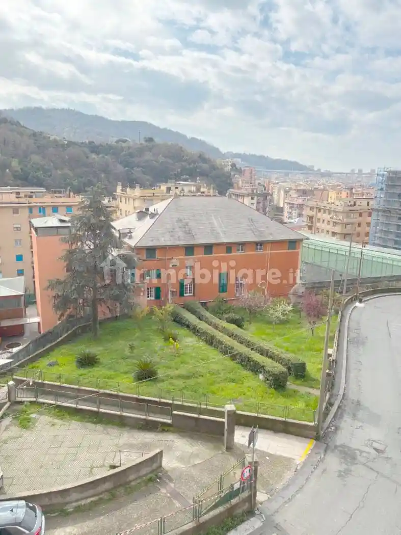Appartamento in vendita a Genova