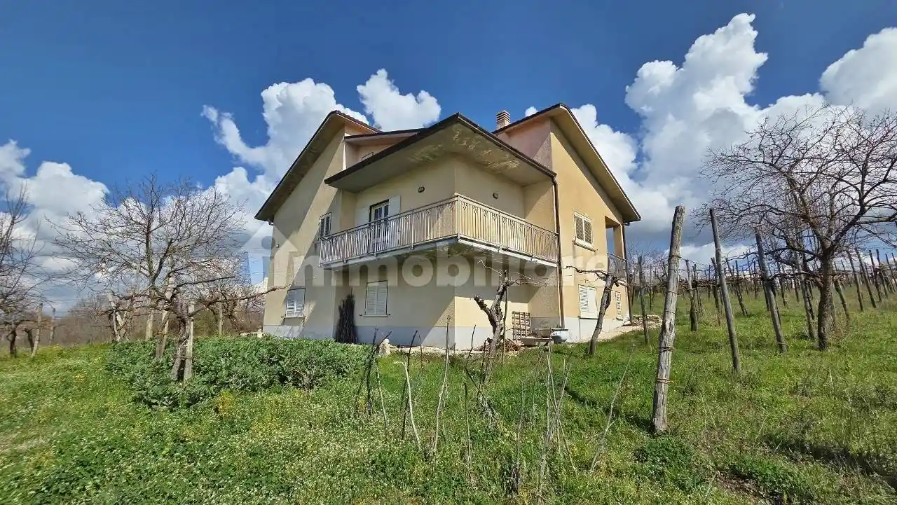 Casa indipendente in vendita a Torella dei Lombardi