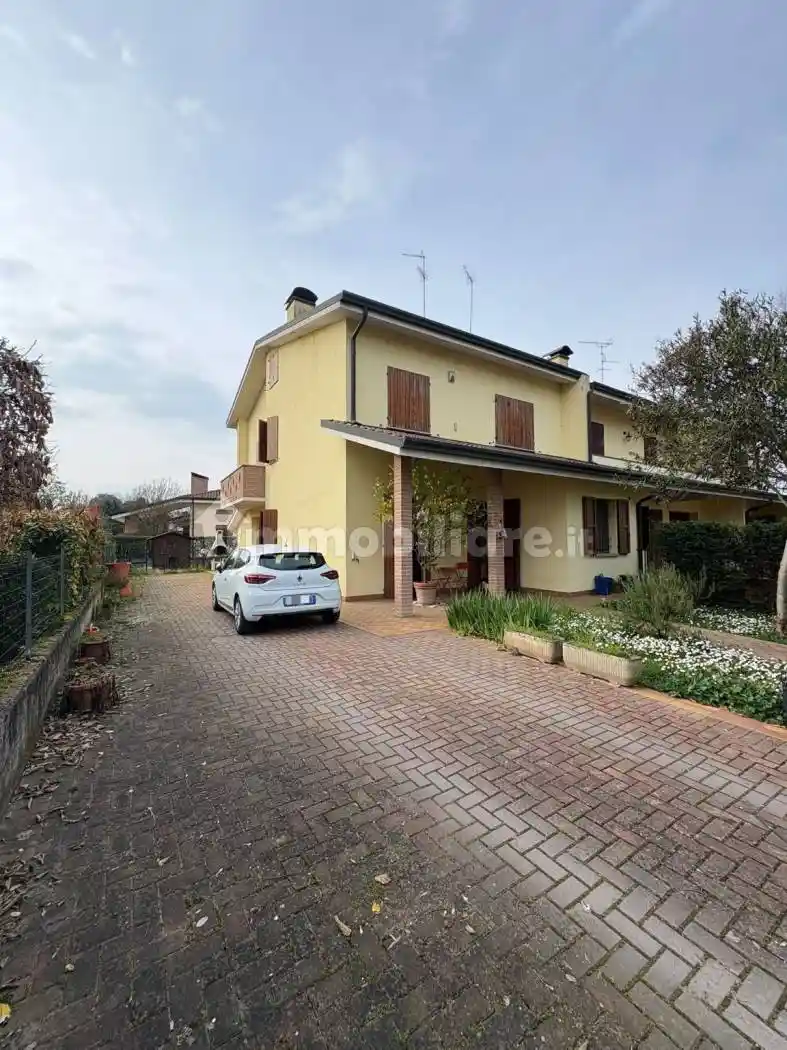 Villetta a schiera in vendita a Finale Emilia