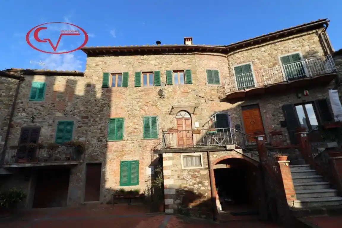 Appartamento in vendita a Bucine