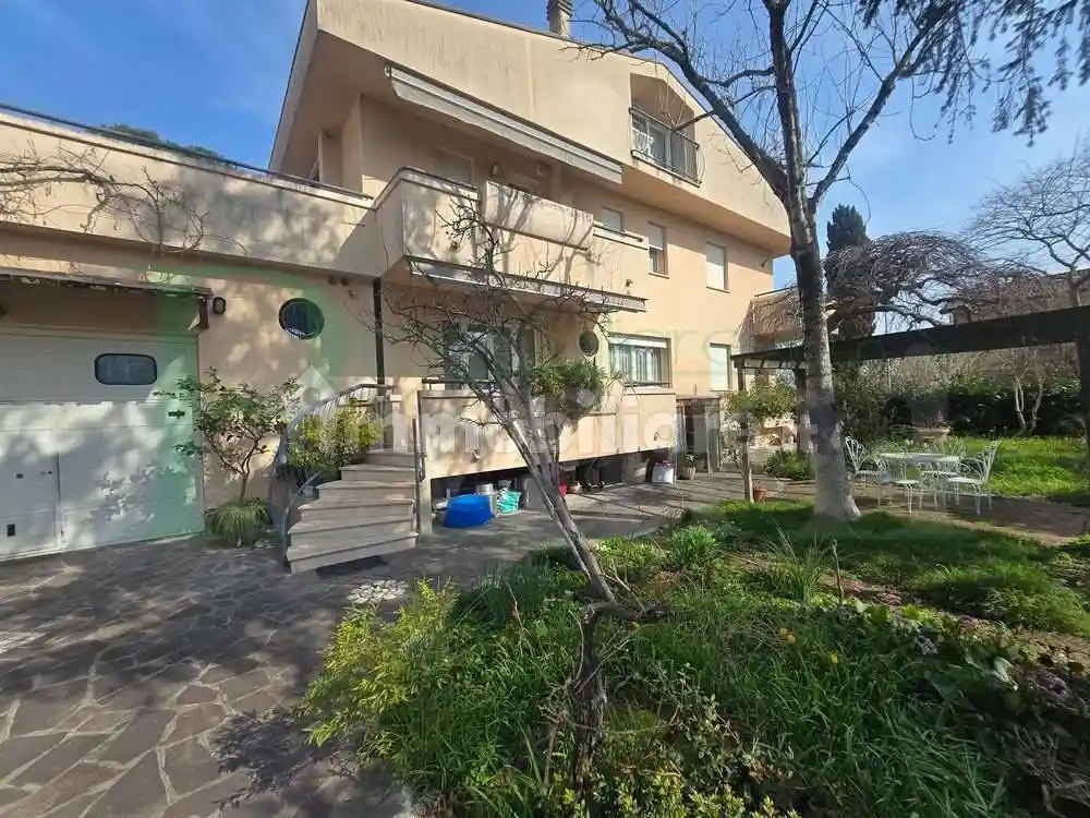 Casa indipendente in vendita a Rimini