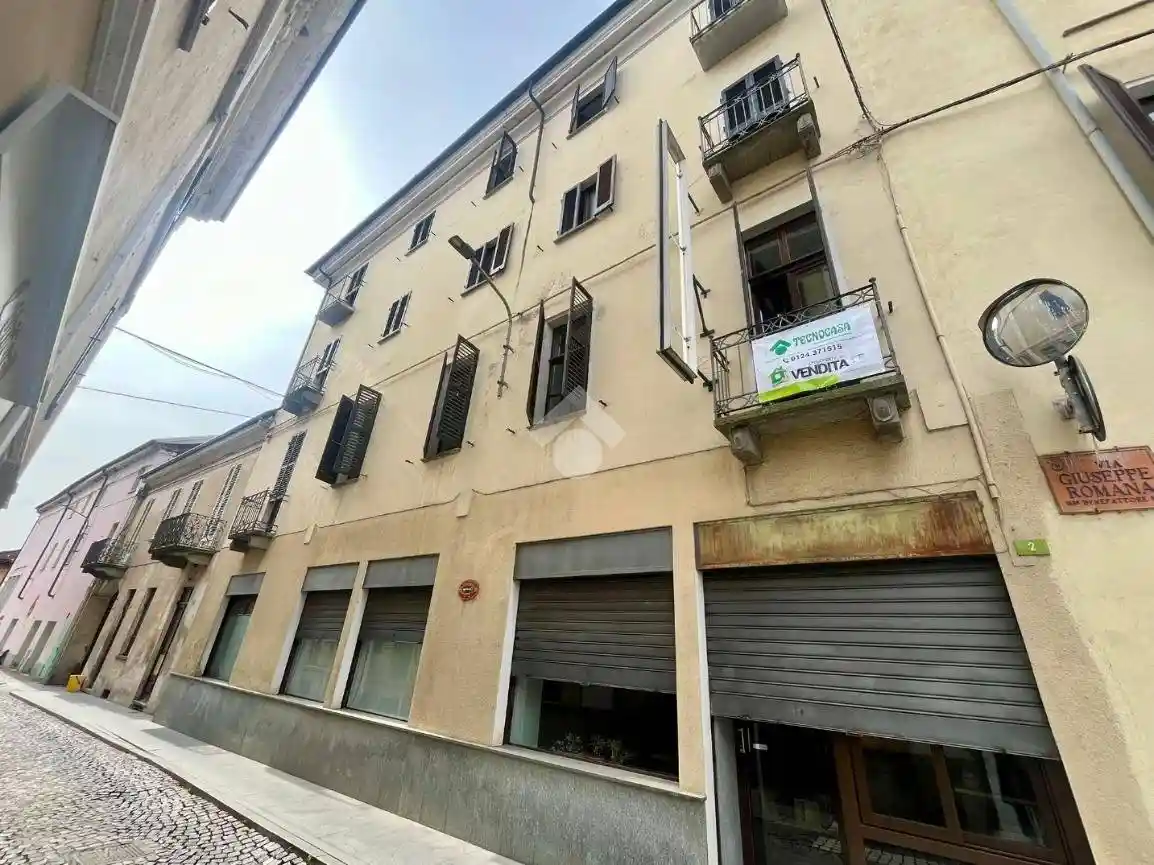 Palazzo - Edificio in vendita a Castellamonte