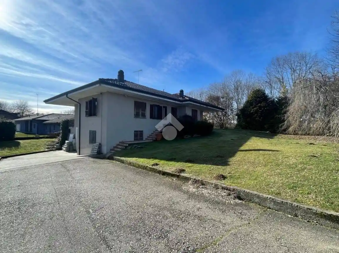Villa in vendita a Briga Novarese