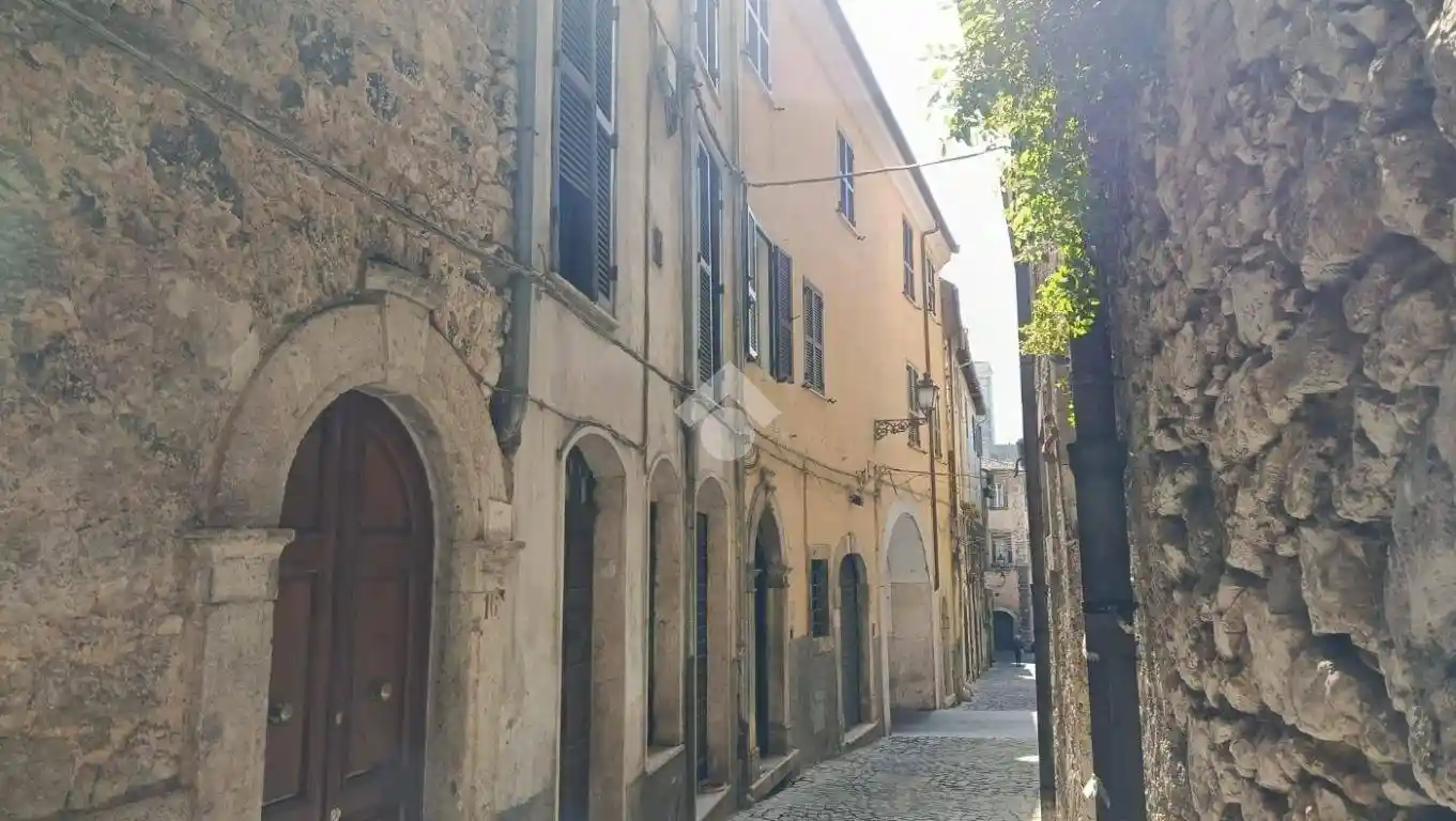Casa indipendente in vendita a Alatri