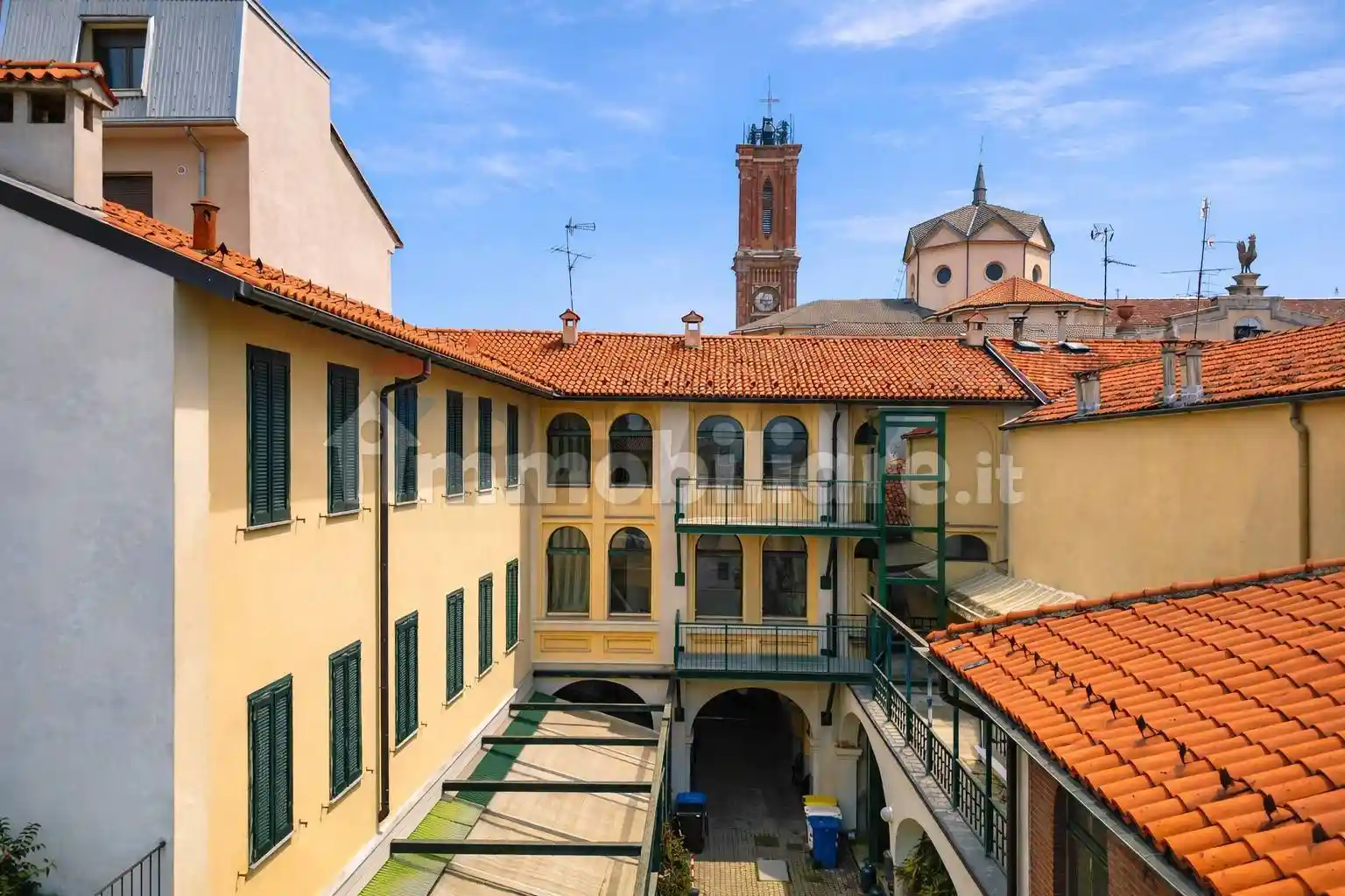Palazzo - Edificio in vendita a Galliate